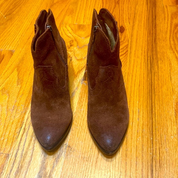 Frye Renee Suede Ankle Booties in Chestnut Brown Size 6 - Picture 6 of 13